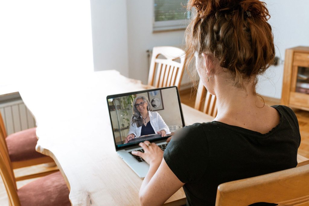 Curso por vídeo conferencia
