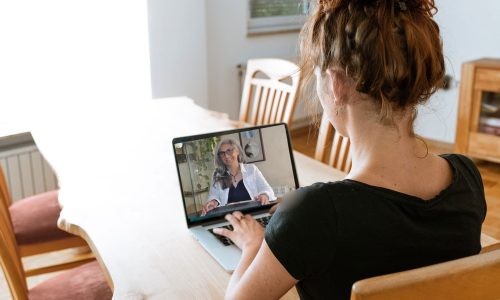 Curso por vídeo conferencia